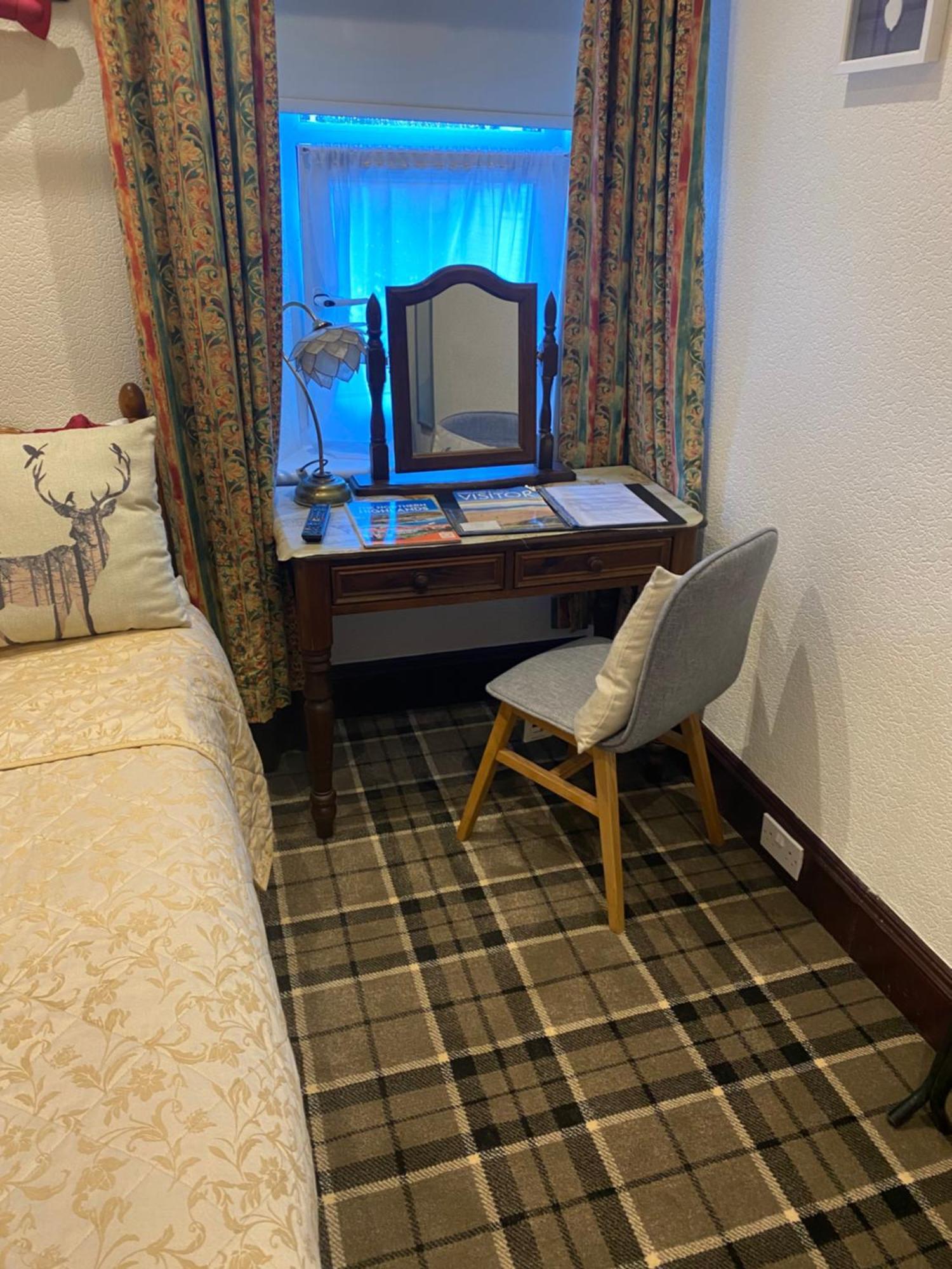 Cromarty View Guest House Accommodations & B&B Дингуолл Экстерьер фото