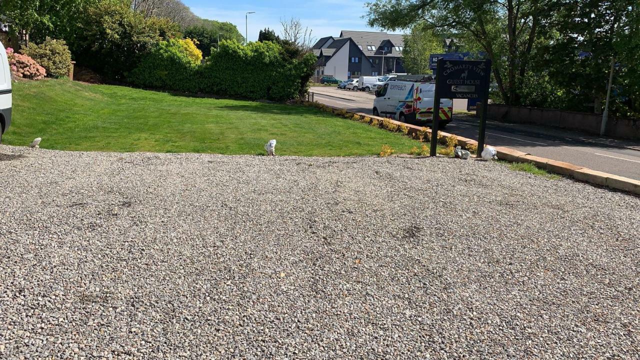 Cromarty View Guest House Accommodations & B&B Дингуолл Экстерьер фото